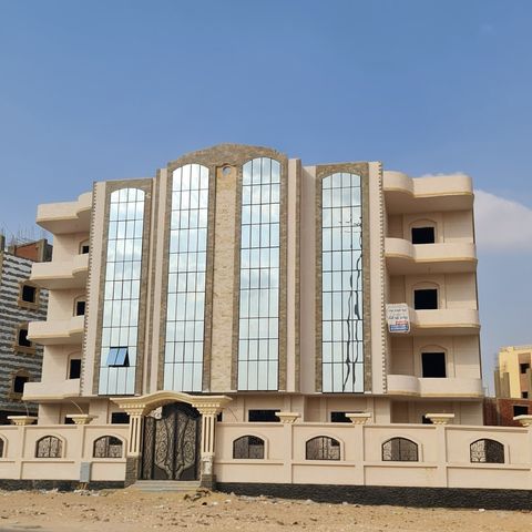 واجهة كيرتن وول لعمارة سكنية